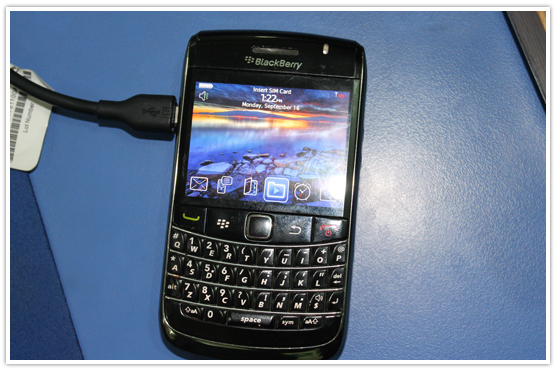 Blackberry Bold 9700 mobile device Connection